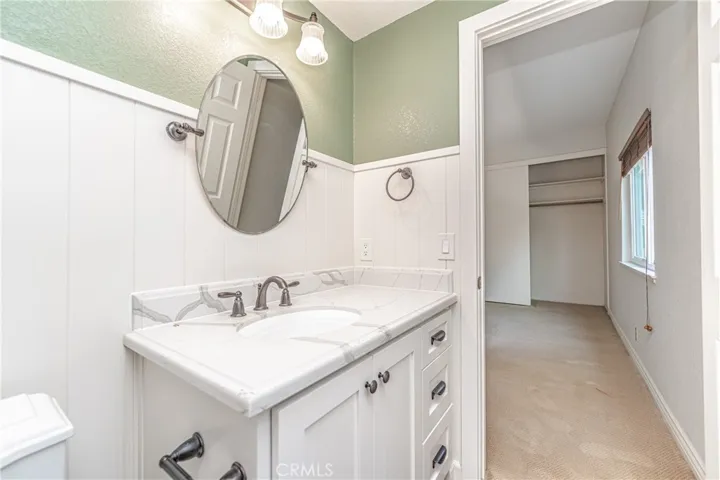 Downstairs Bath Ensuite with Tub/Shower Combo