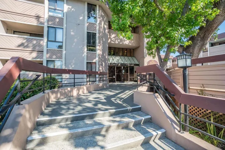 58 N El Camino Real 315, San Mateo, California 94401