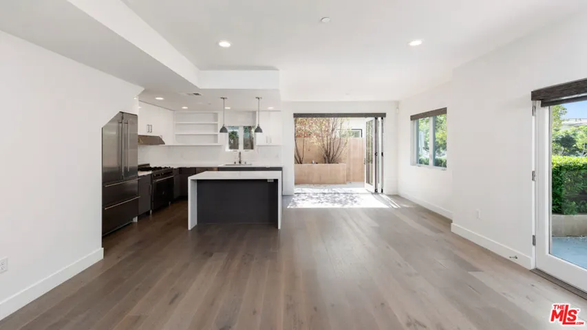 943 16th Street 1, Santa Monica, California 90403