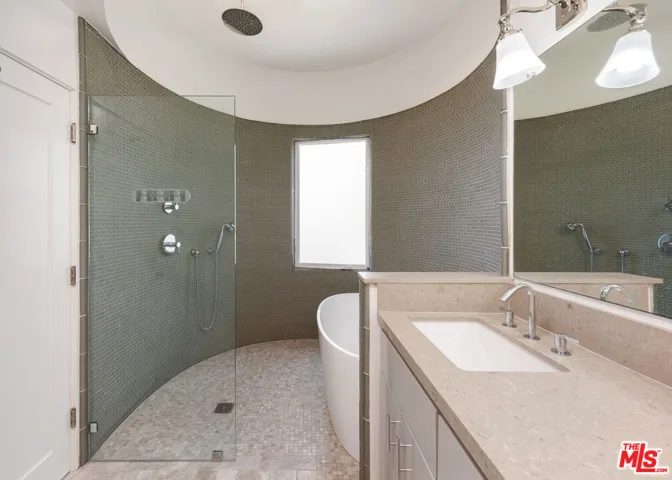 943 16th Street 1, Santa Monica, California 90403