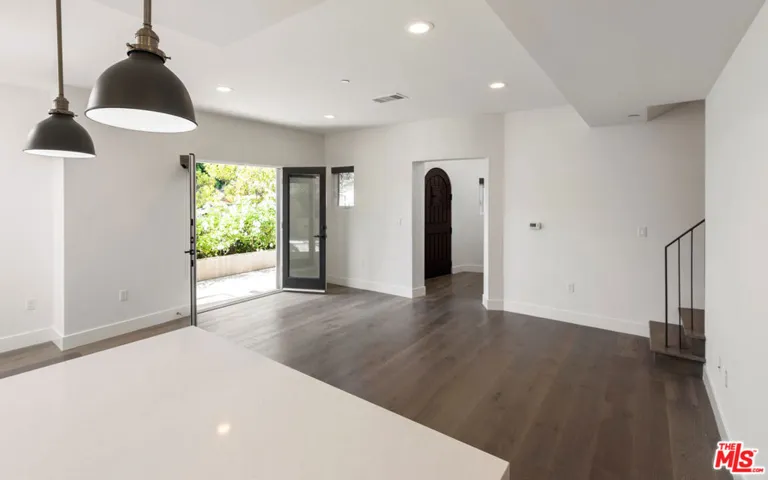 943 16th Street 1, Santa Monica, California 90403