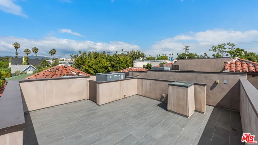 943 16th Street 1, Santa Monica, California 90403
