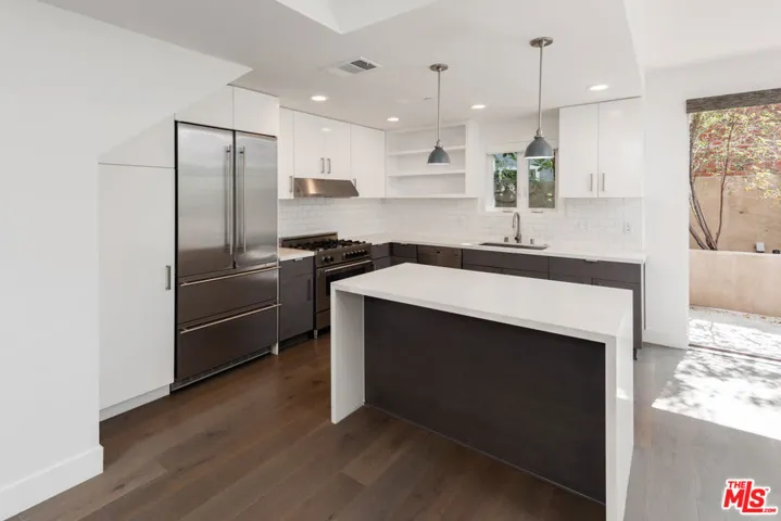943 16th Street 1, Santa Monica, California 90403