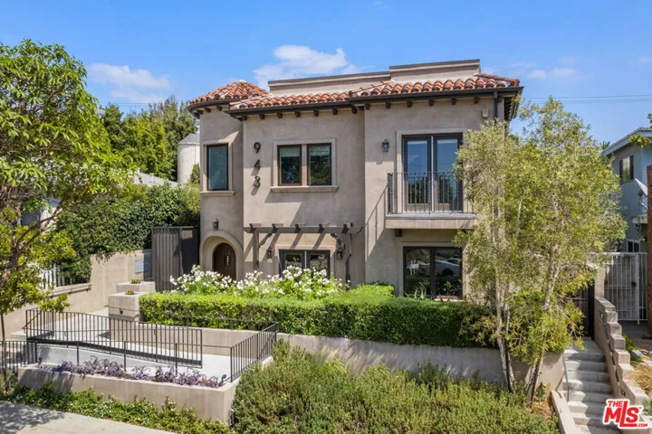 943 16th Street 1, Santa Monica, California 90403