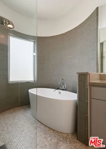 943 16th Street 1, Santa Monica, California 90403