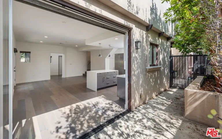 943 16th Street 1, Santa Monica, California 90403