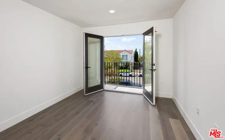 943 16th Street 1, Santa Monica, California 90403