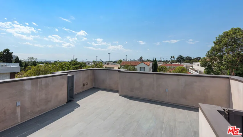 943 16th Street 1, Santa Monica, California 90403