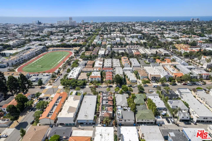 943 16th Street 1, Santa Monica, California 90403