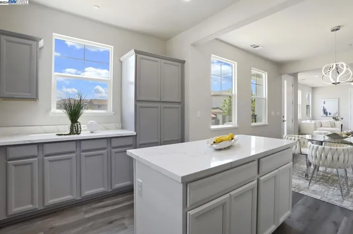 1643 Bella Lago Dr, Stockton, California 95206