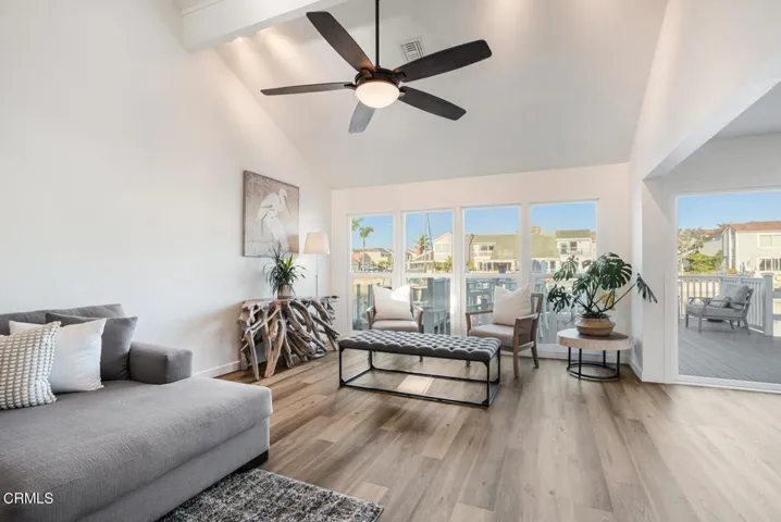 2520 Oldham Cir Oxnard CA-large-010-025-