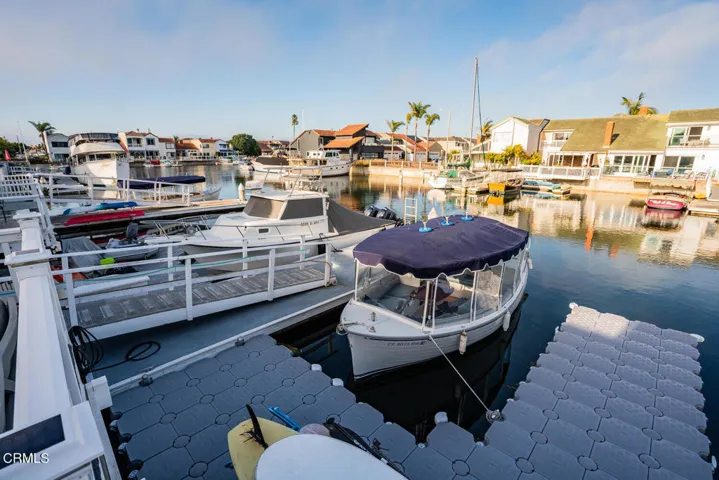 2520 Oldham Cir Oxnard CA-large-043-031-