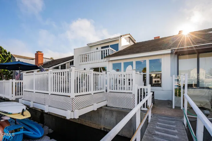 2520 Oldham Cir Oxnard CA-large-045-028-