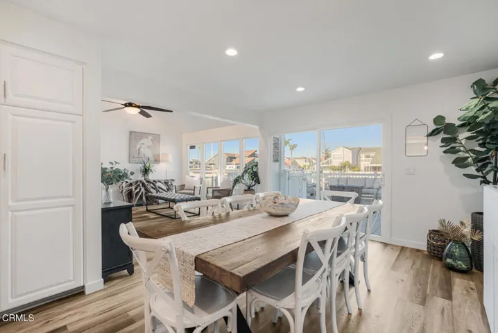 2520 Oldham Cir Oxnard CA-large-018-011-
