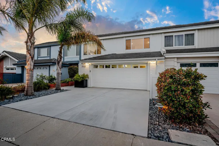 2520 Oldham Cir Oxnard CA-large-002-047-