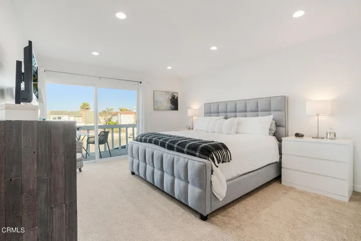 2520 Oldham Cir Oxnard CA-large-030-029-