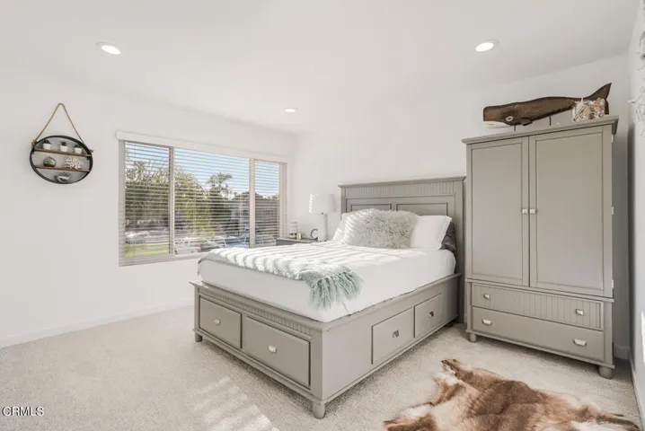 2520 Oldham Cir Oxnard CA-large-038-024-