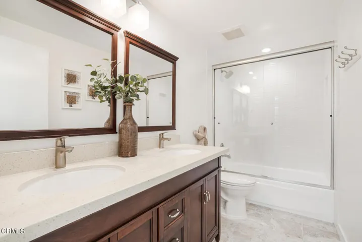 2520 Oldham Cir Oxnard CA-large-036-038-