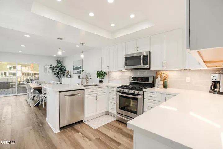 2520 Oldham Cir Oxnard CA-large-021-010-
