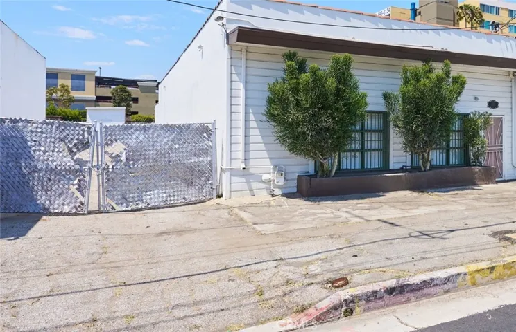 1025 W Arbor Vitae Street, Inglewood, California 90301