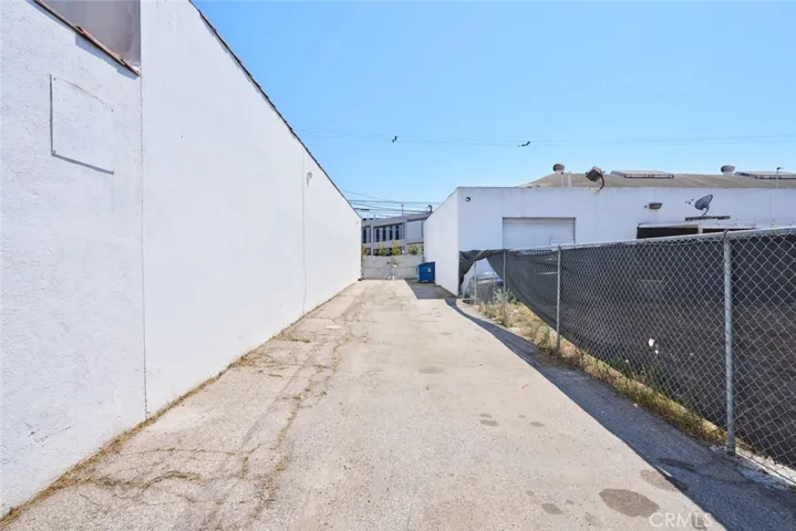 1025 W Arbor Vitae Street, Inglewood, California 90301
