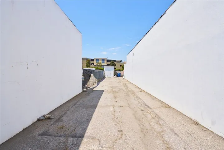 1025 W Arbor Vitae Street, Inglewood, California 90301
