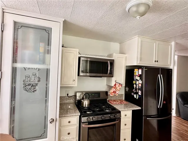 34480 County Line Rd 10, Yucaipa, California 92399