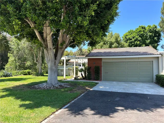 3297 San Amadeo A, Laguna Woods, California 92637