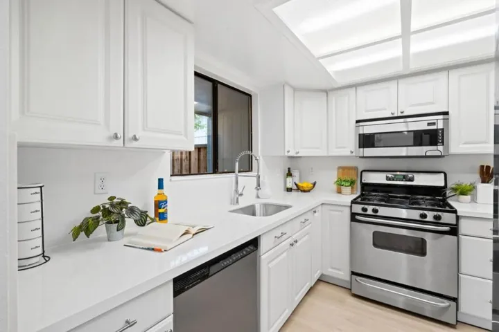 1165 Smith Avenue B, Campbell, California 95008