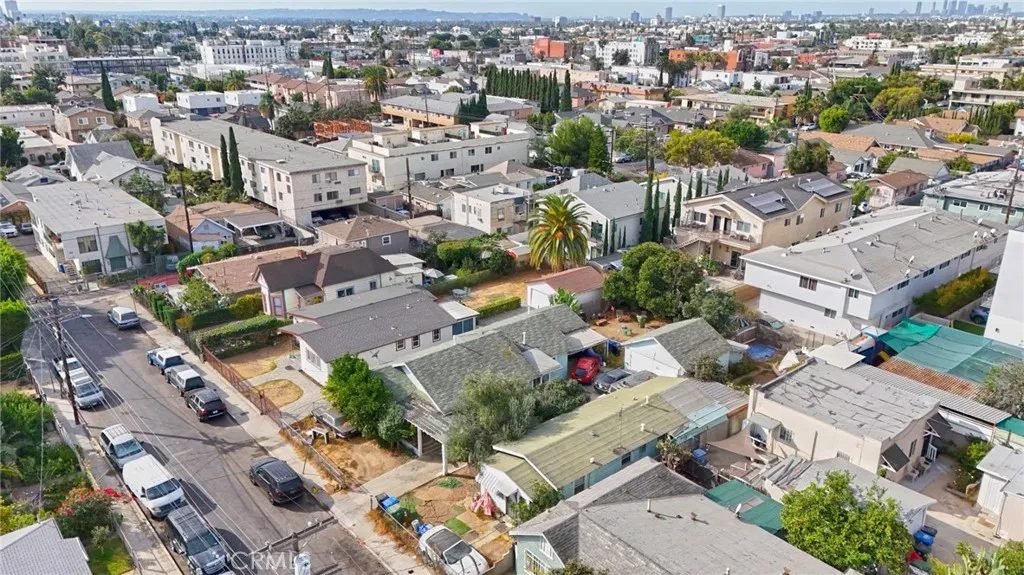 1269 N Harvard Boulevard, Los Angeles, California 90029 home-pic-1