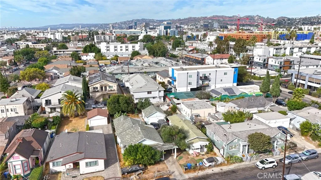 1269 N Harvard Boulevard, Los Angeles, California 90029 home-pic-2
