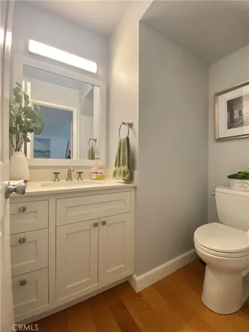 1st flr powder room/bath