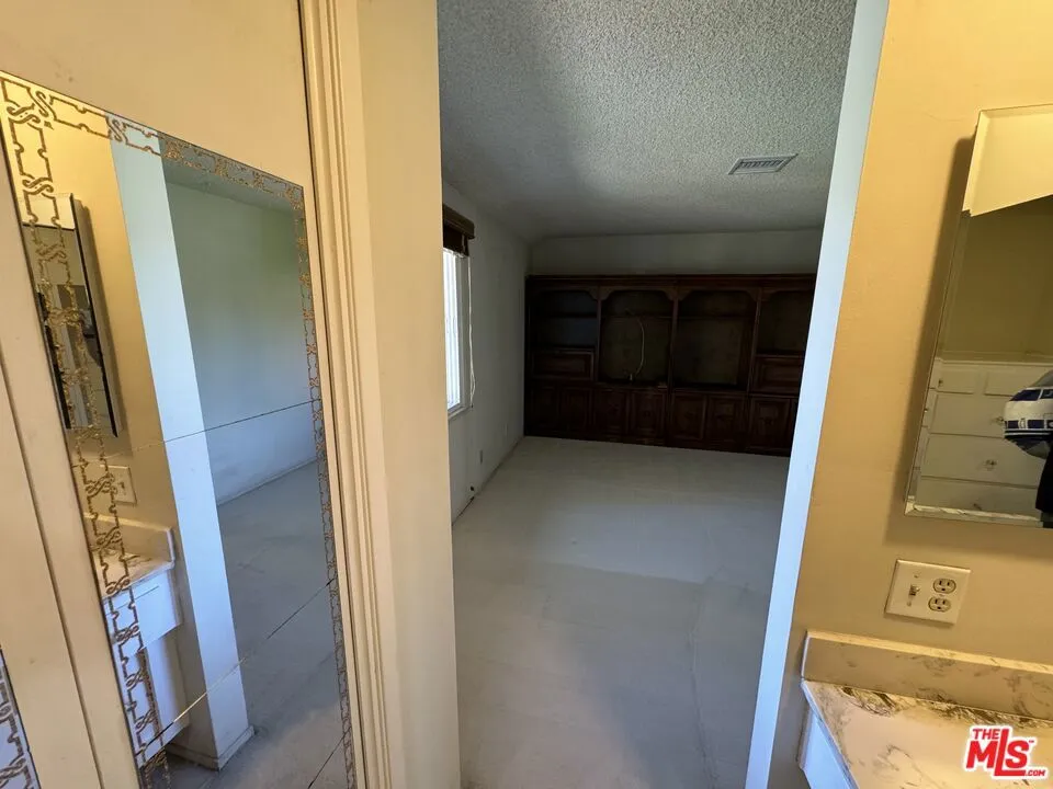 3500 W Manchester Boulevard 145, Inglewood, California 90305 home-pic-14