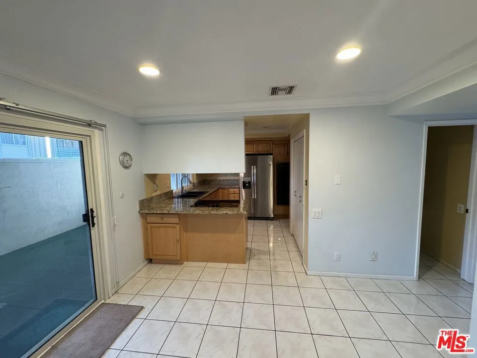 3500 W Manchester Boulevard 145, Inglewood, California 90305 home-pic-8