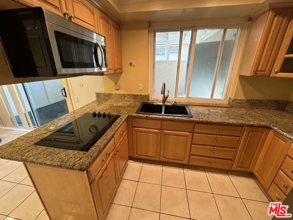 3500 W Manchester Boulevard 145, Inglewood, California 90305 home-pic-4