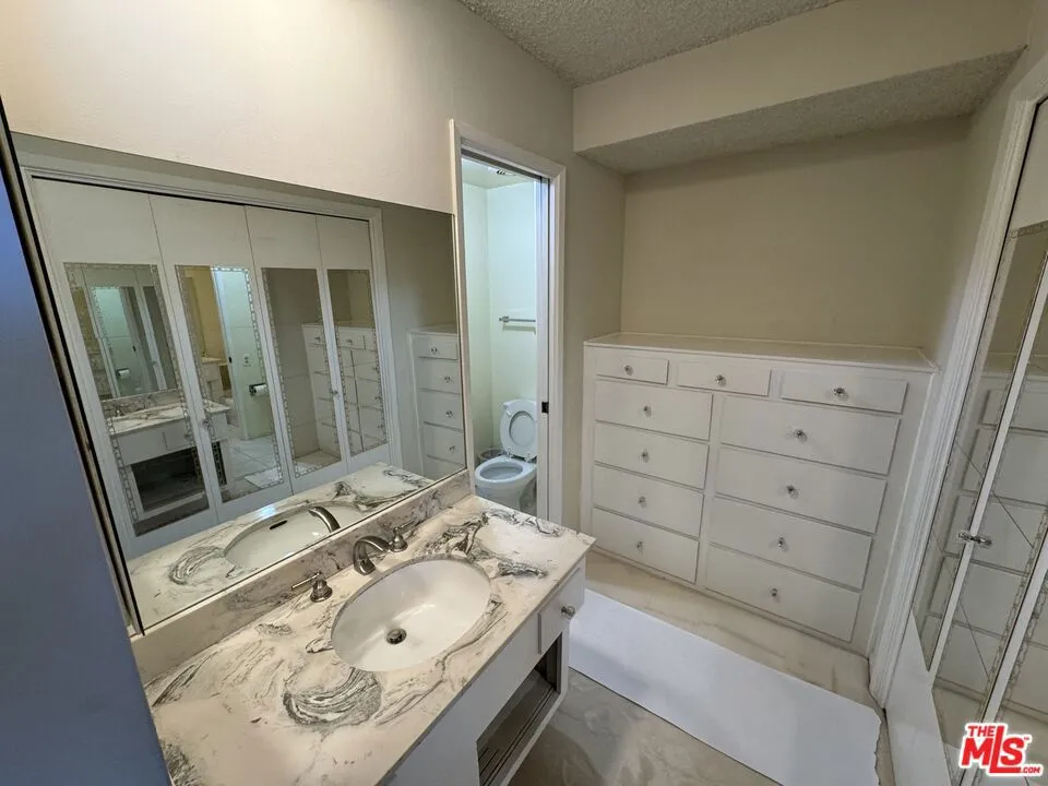 3500 W Manchester Boulevard 145, Inglewood, California 90305 home-pic-18