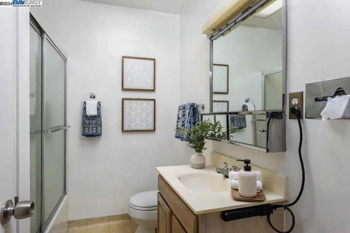978 Burkhart Ave, San Leandro, California 94579