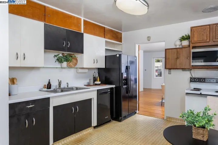 978 Burkhart Ave, San Leandro, California 94579