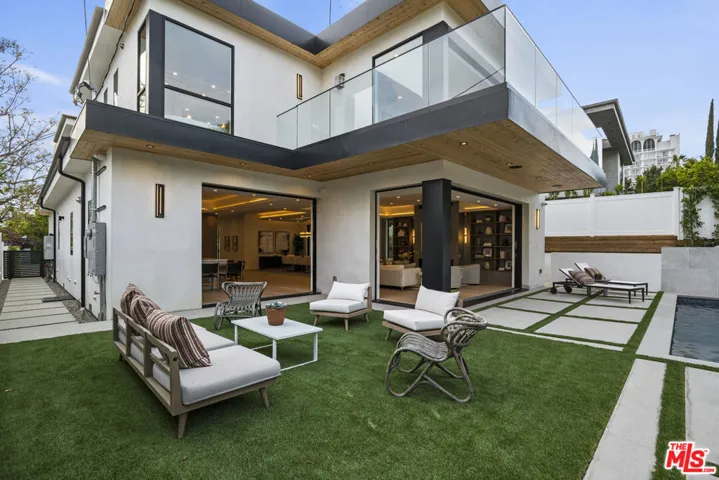 1444 Beverwil Drive, Los Angeles, California 90035