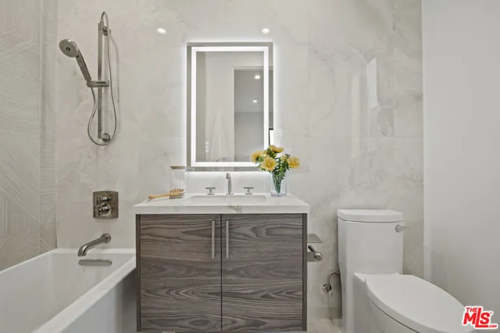 1444 Beverwil Drive, Los Angeles, California 90035