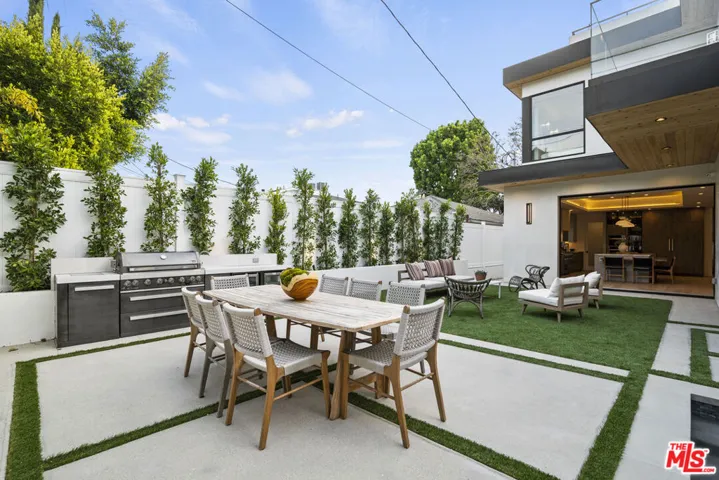 1444 Beverwil Drive, Los Angeles, California 90035