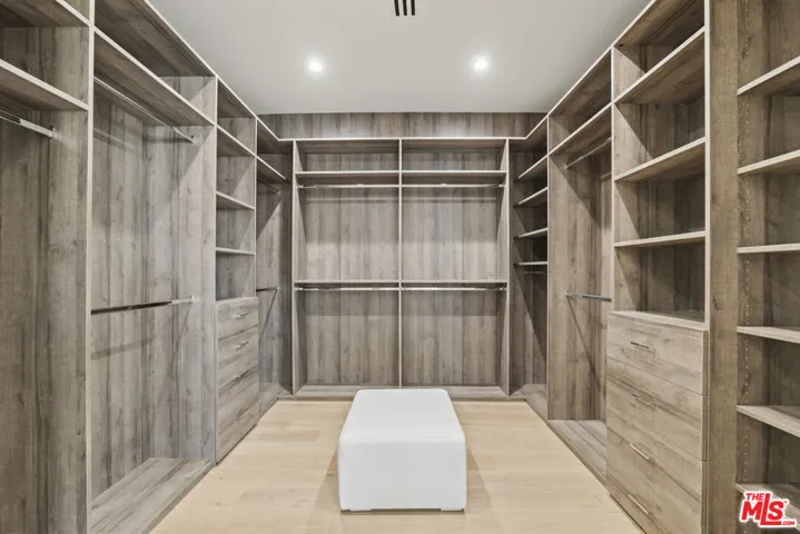 1444 Beverwil Drive, Los Angeles, California 90035