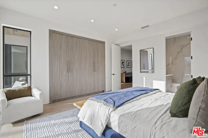 1444 Beverwil Drive, Los Angeles, California 90035