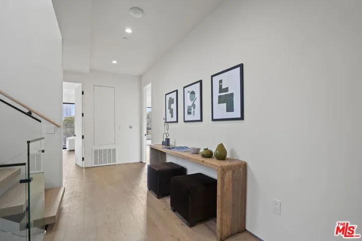 1444 Beverwil Drive, Los Angeles, California 90035