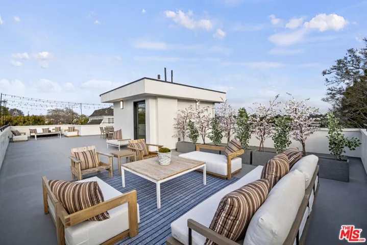 1444 Beverwil Drive, Los Angeles, California 90035