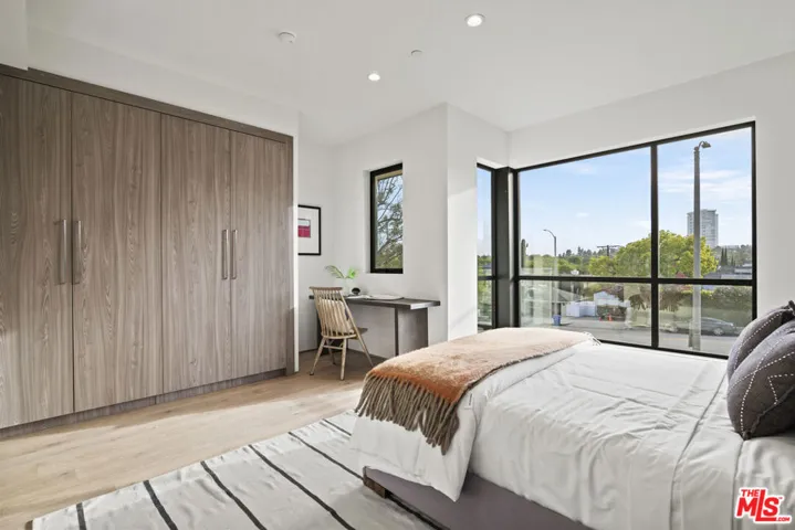 1444 Beverwil Drive, Los Angeles, California 90035