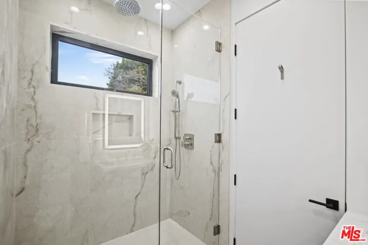 1444 Beverwil Drive, Los Angeles, California 90035
