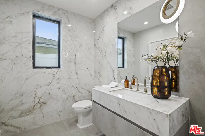 1444 Beverwil Drive, Los Angeles, California 90035