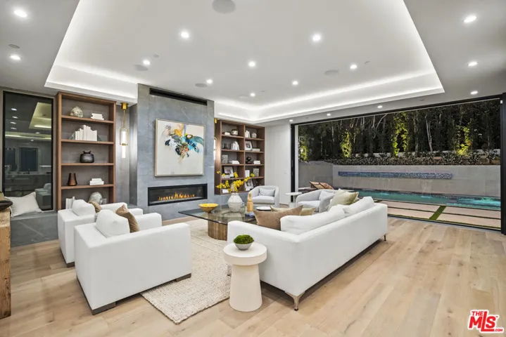 1444 Beverwil Drive, Los Angeles, California 90035