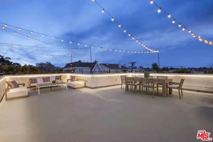 1444 Beverwil Drive, Los Angeles, California 90035